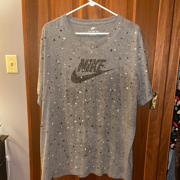 Nike Other - Nike Heather Gray Tee with White Accents